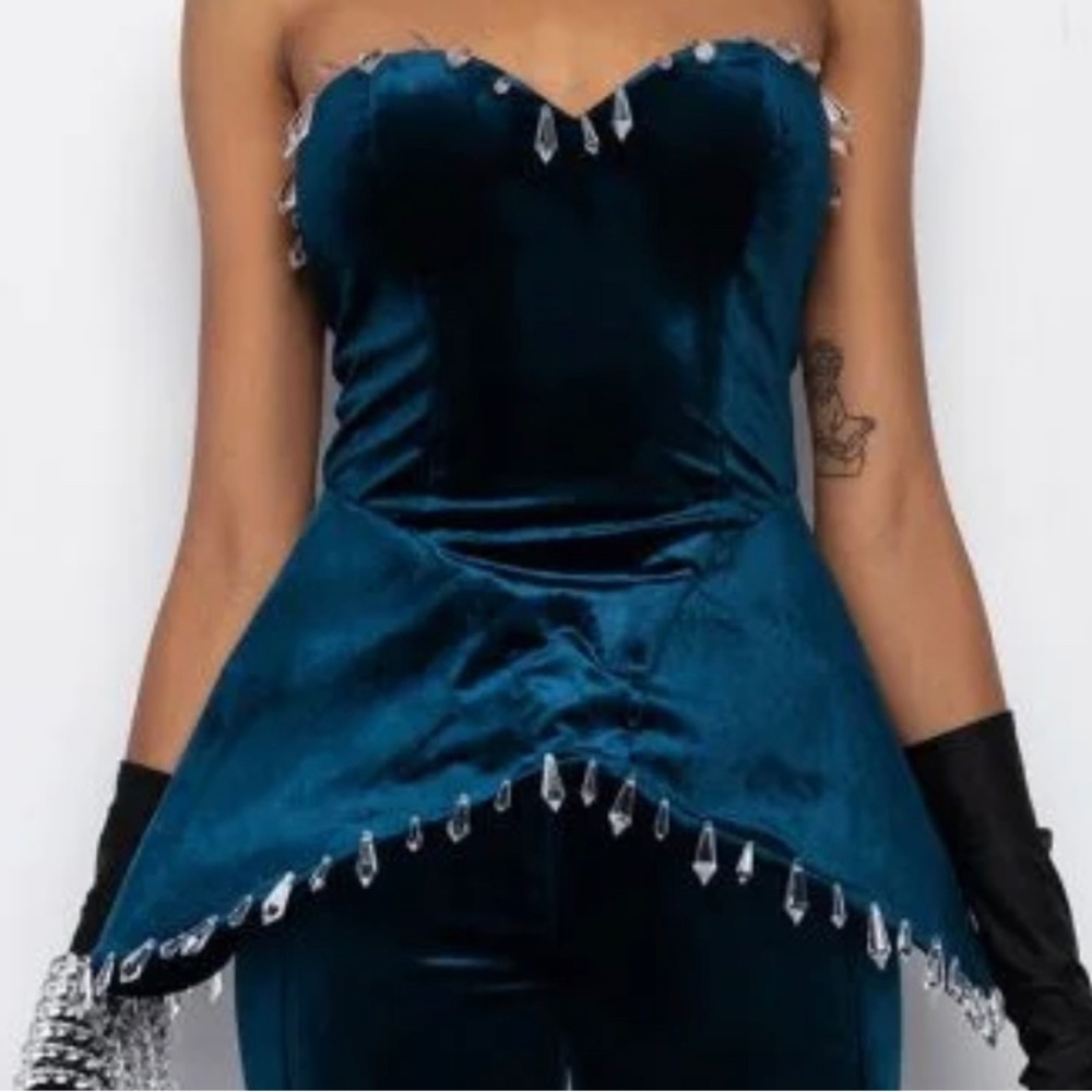 Fun and unique Teal velour top with sparkly beading.